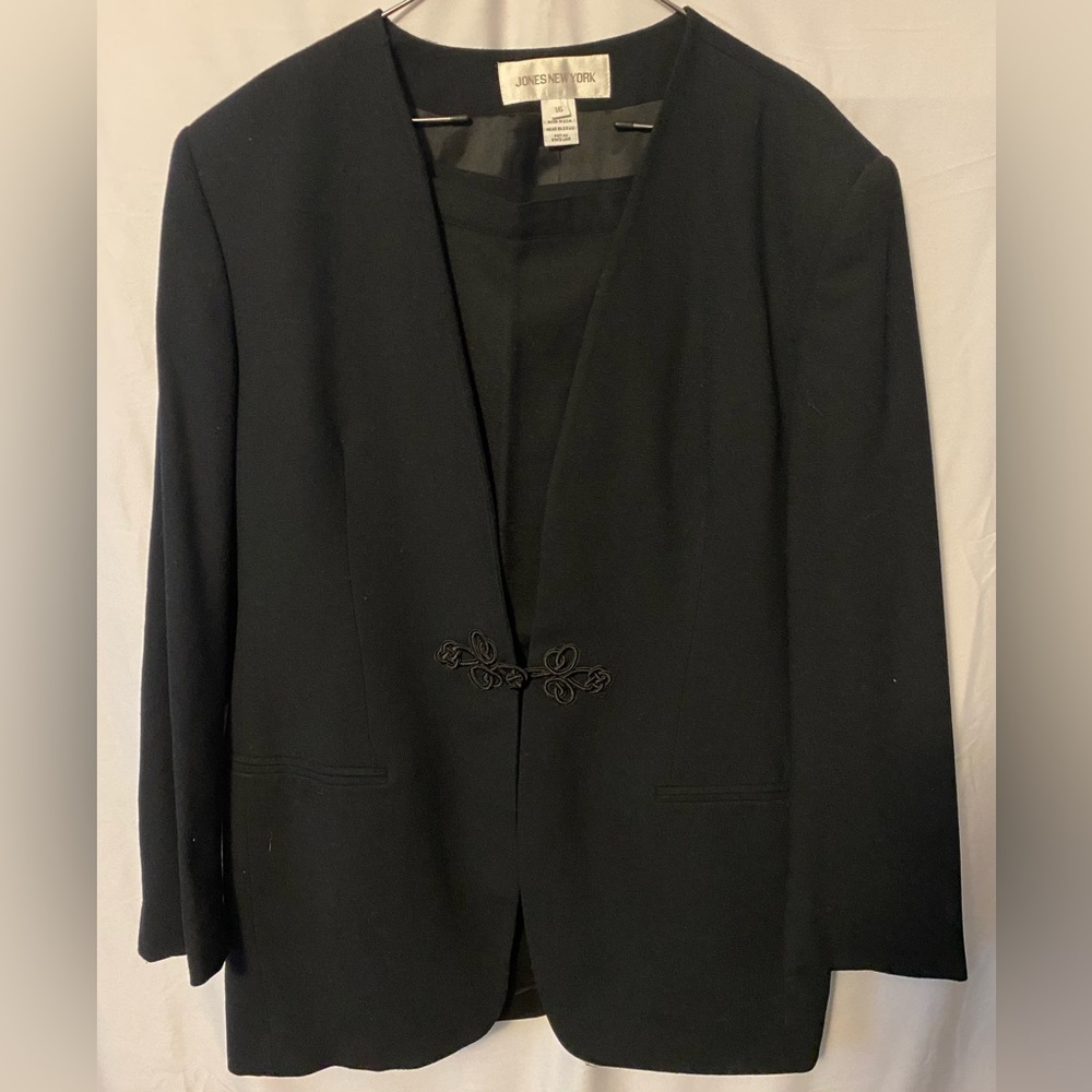 Jones New York womens suit